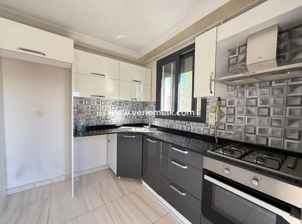 2 1 Flats For Sale On The Most Popular Street Of Seferihisar, Free Of Charge And Suitable For Credit