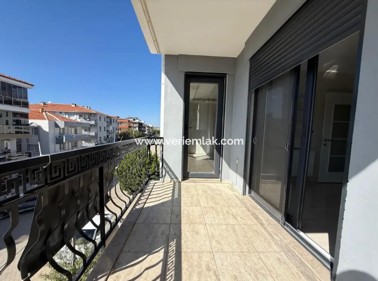 2 1 Flats For Sale On The Most Popular Street Of Seferihisar, Free Of Charge And Suitable For Credit