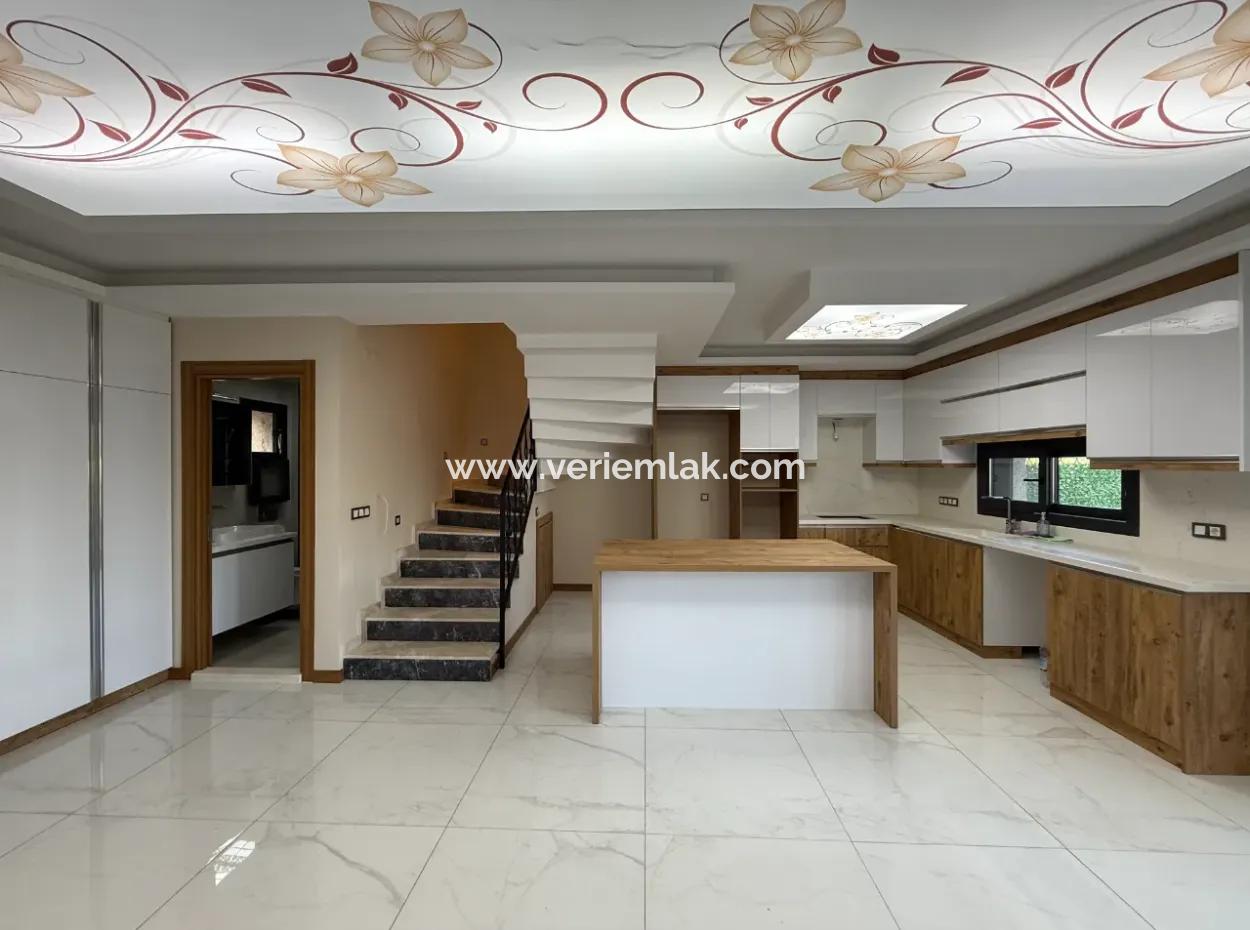 3 1 Villas Suitable For Investment And Residence In Seferihisar Hidirlik Neighborhood