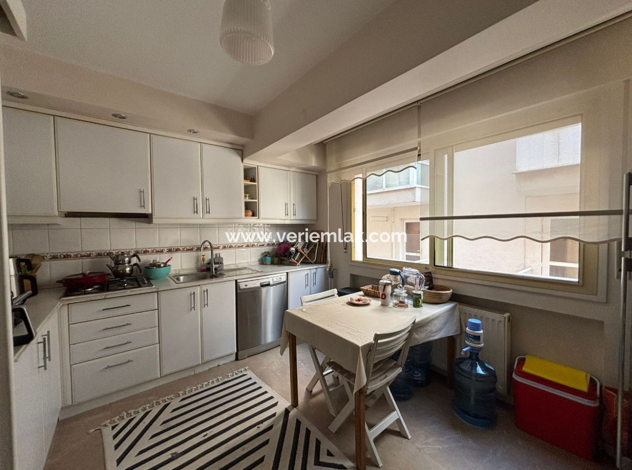 Flat For Sale With Parking Lot In 3Rd Floor 3 1 Genç Building On Alsancak Dutlu Street!