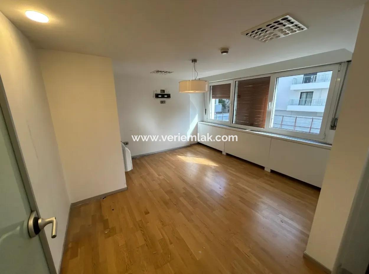 250 M² Prestigious Workplace For Rent On Alsancak Vasif Çinar Boulevard