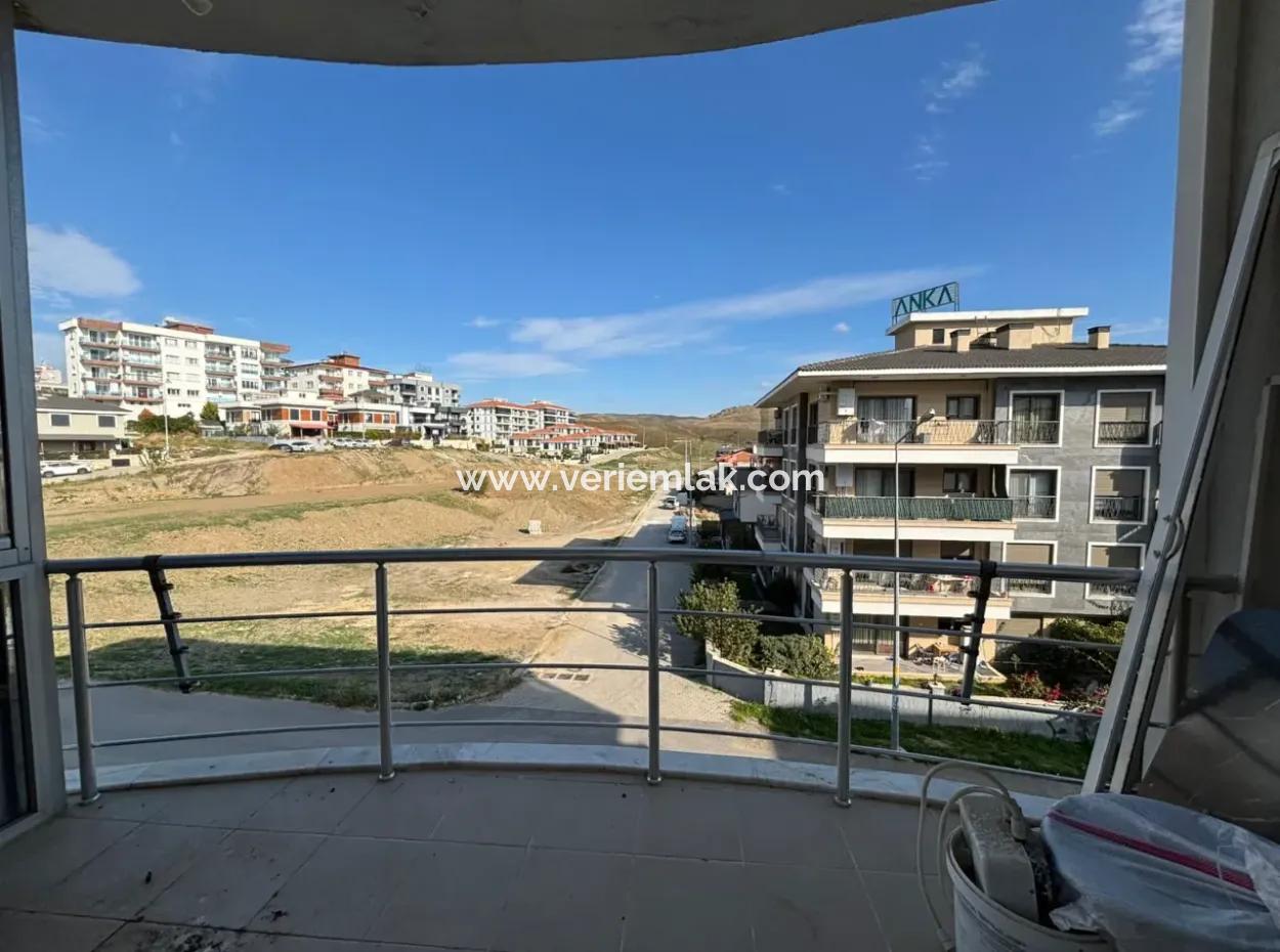 Flat For Rent With Green Area Façade On Seferihisar İzmir Street