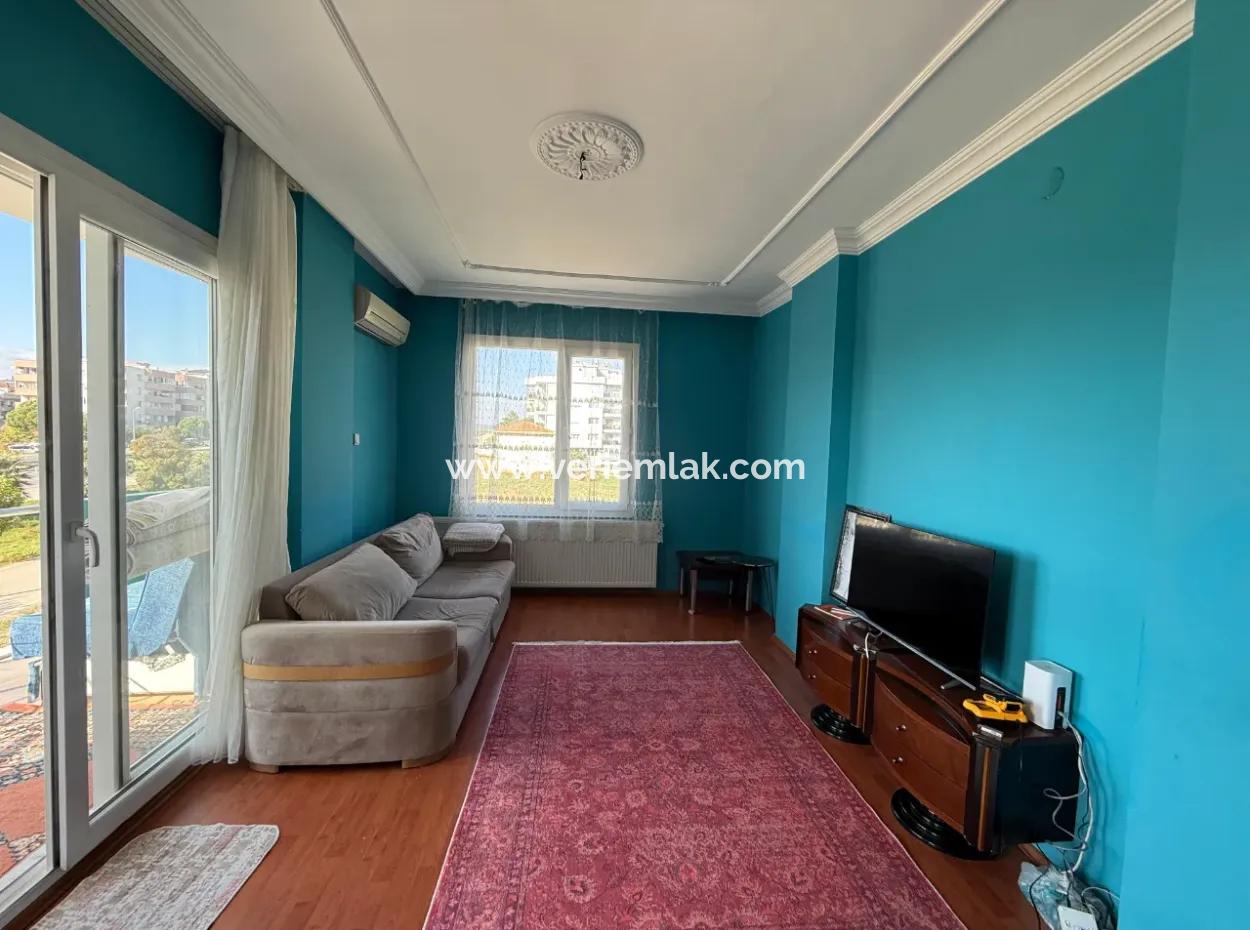 Flat For Rent With Green Area Façade On Seferihisar İzmir Street