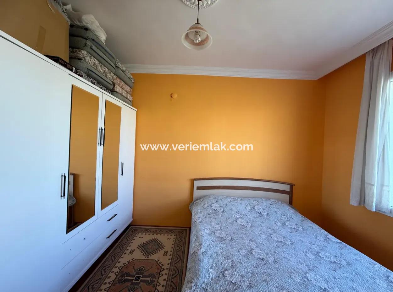 Flat For Rent With Green Area Façade On Seferihisar İzmir Street