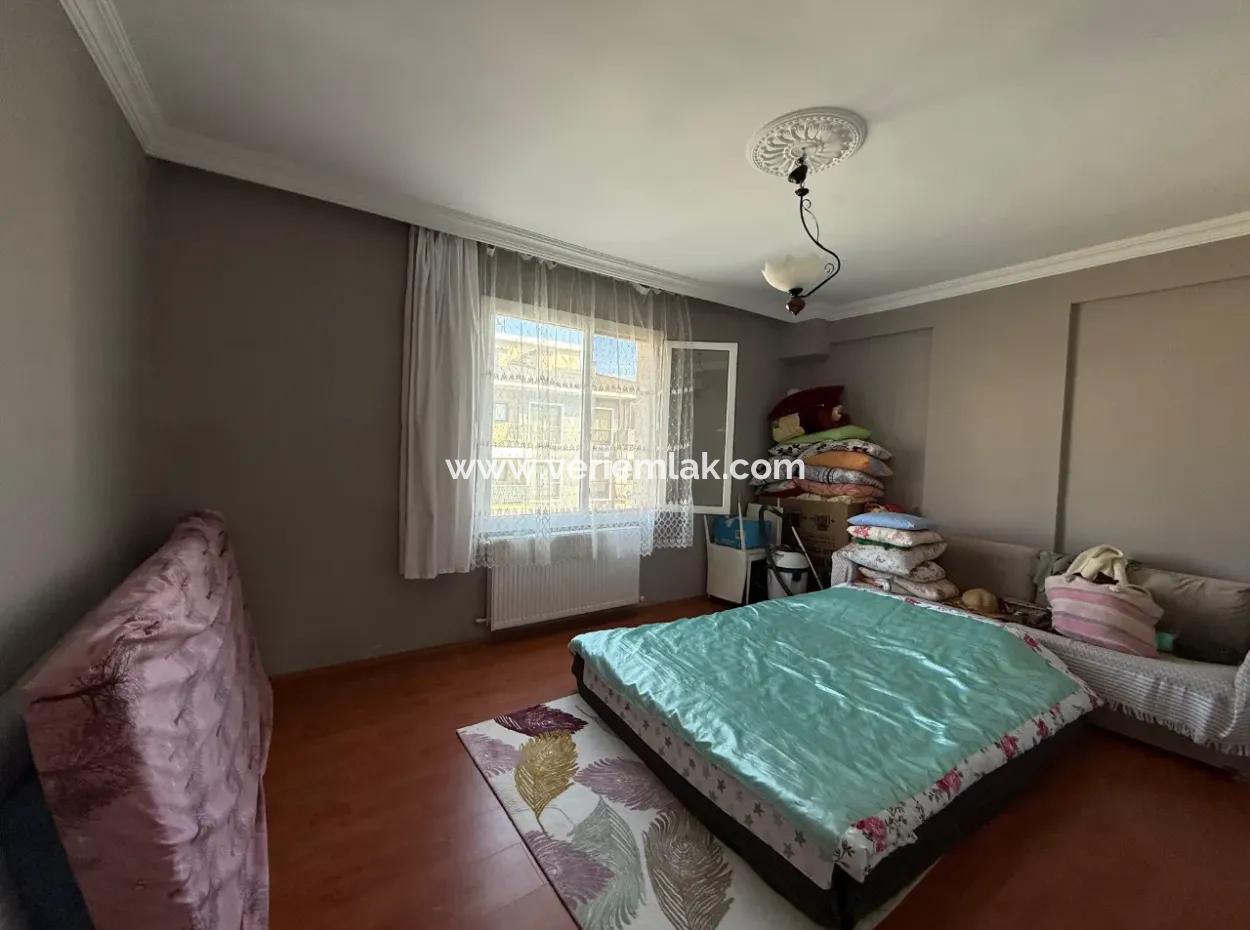 Flat For Rent With Green Area Façade On Seferihisar İzmir Street