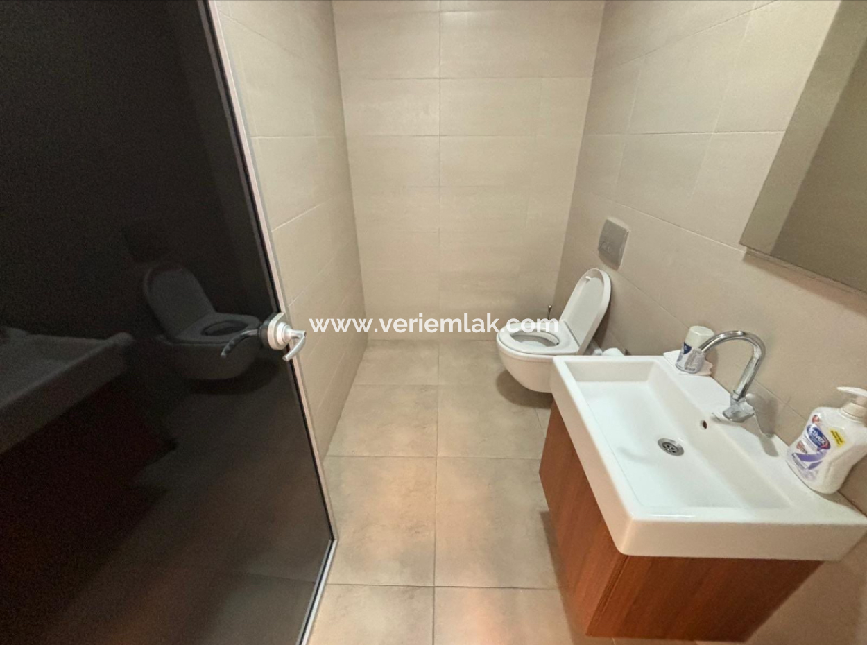 133 M2 Workplace For Rent With 2 1 Vat In Bayrakli Tower!