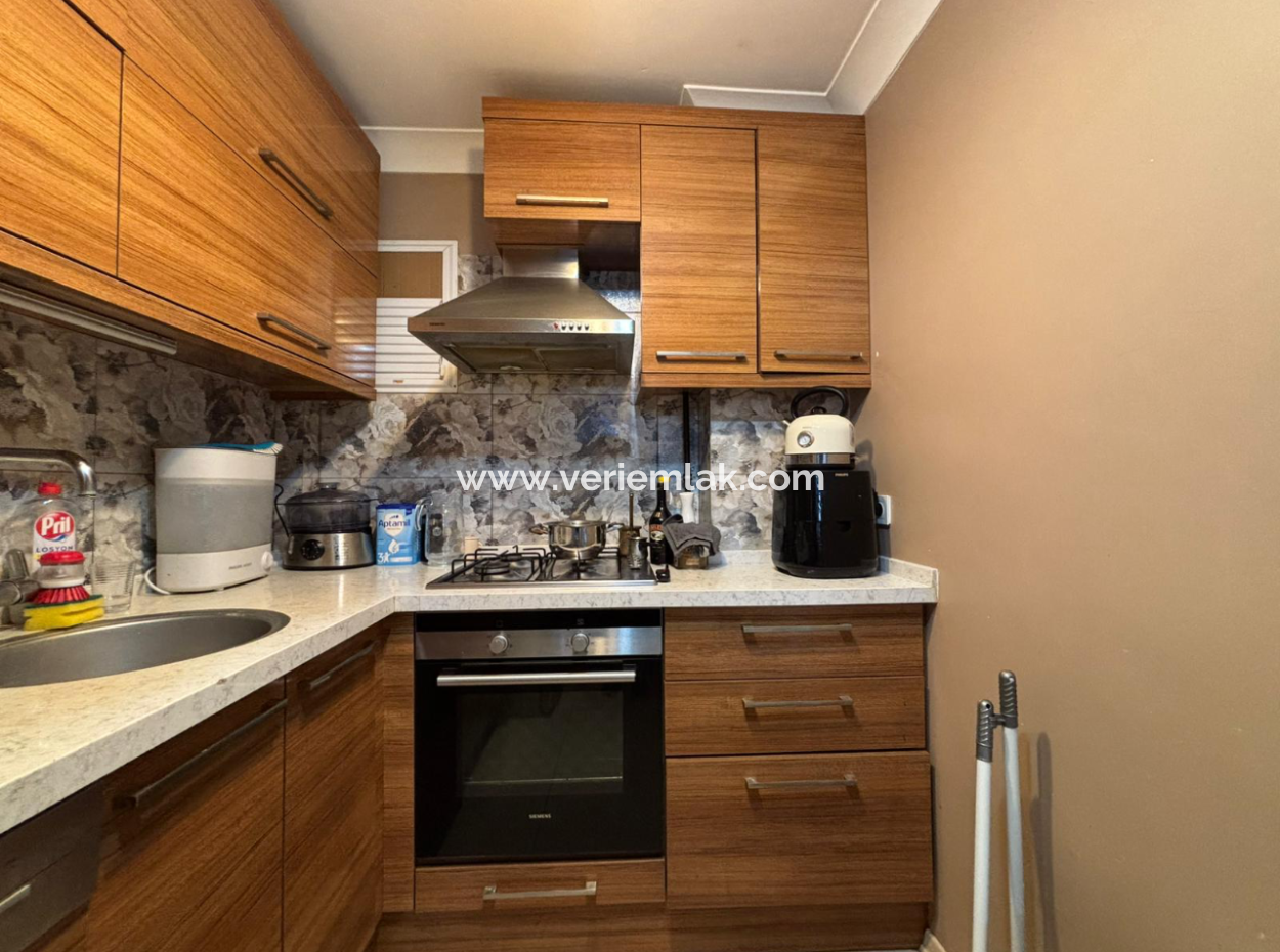 Alsancak Fair Front, Combi Boiler Well-Maintained 2 1 Furnished Flat For Rent!