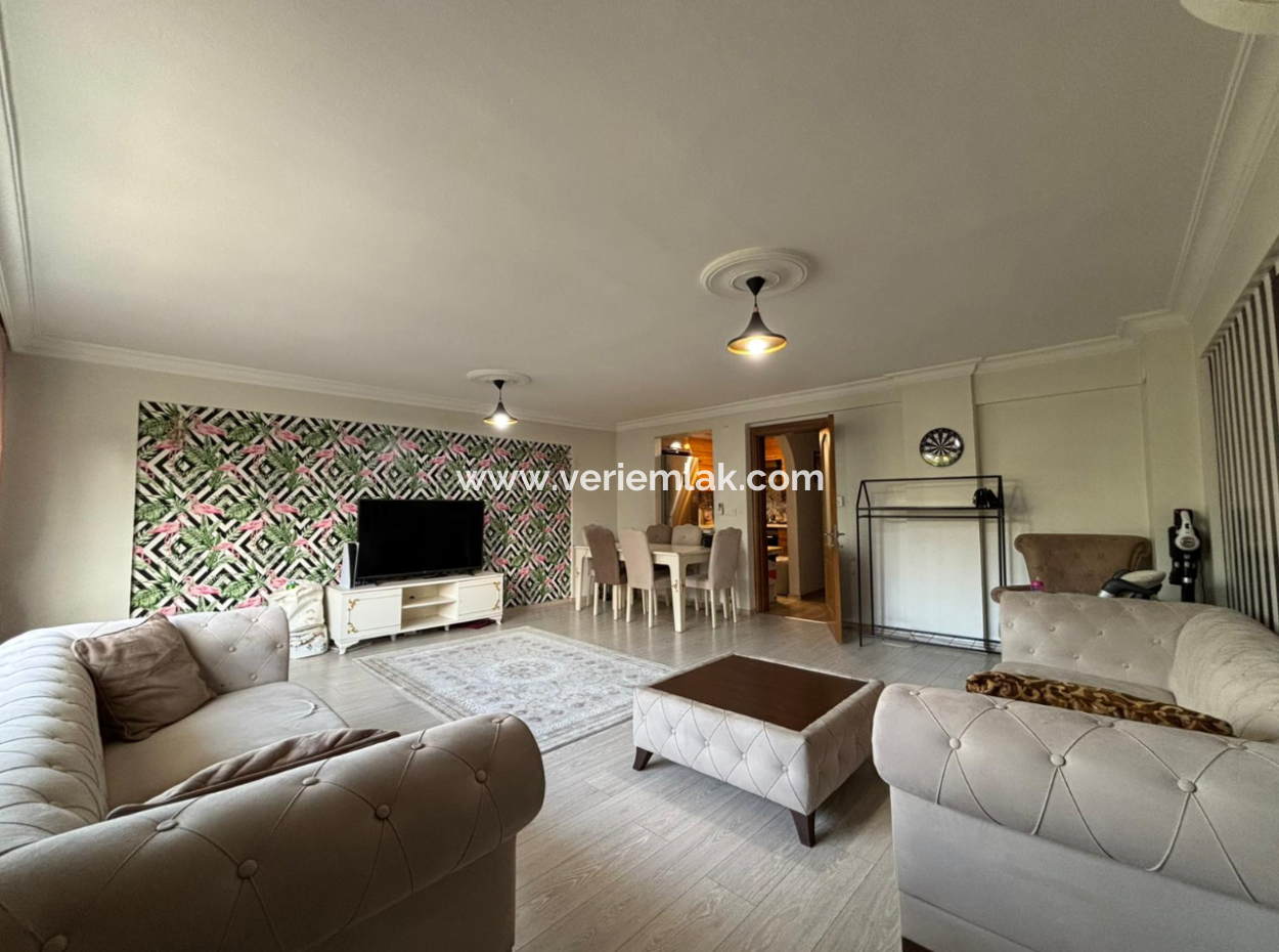 Alsancak Fair Front, Combi Boiler Well-Maintained 2 1 Furnished Flat For Rent!