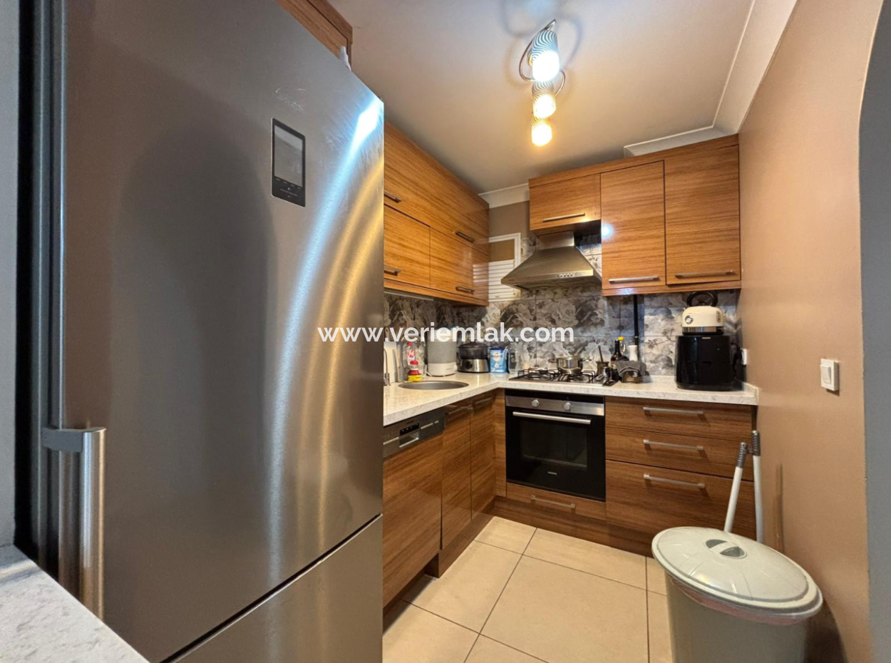 Alsancak Fair Front, Combi Boiler Well-Maintained 2 1 Furnished Flat For Rent!