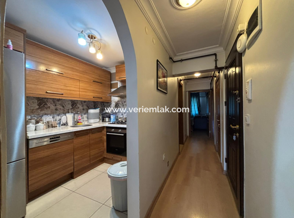 Alsancak Fair Front, Combi Boiler Well-Maintained 2 1 Furnished Flat For Rent!