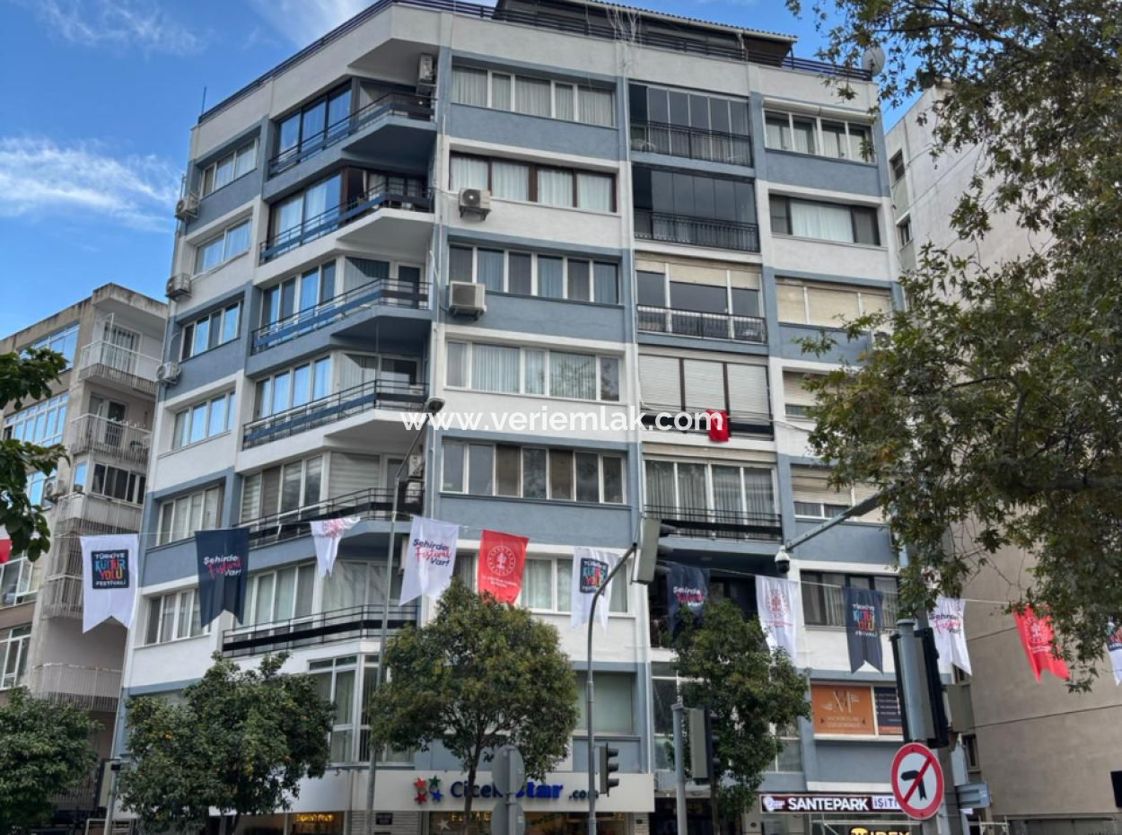 Alsancak Poet Eşrefte 1.Kat 3 1 Renovated Workplace / Flat For Rent!