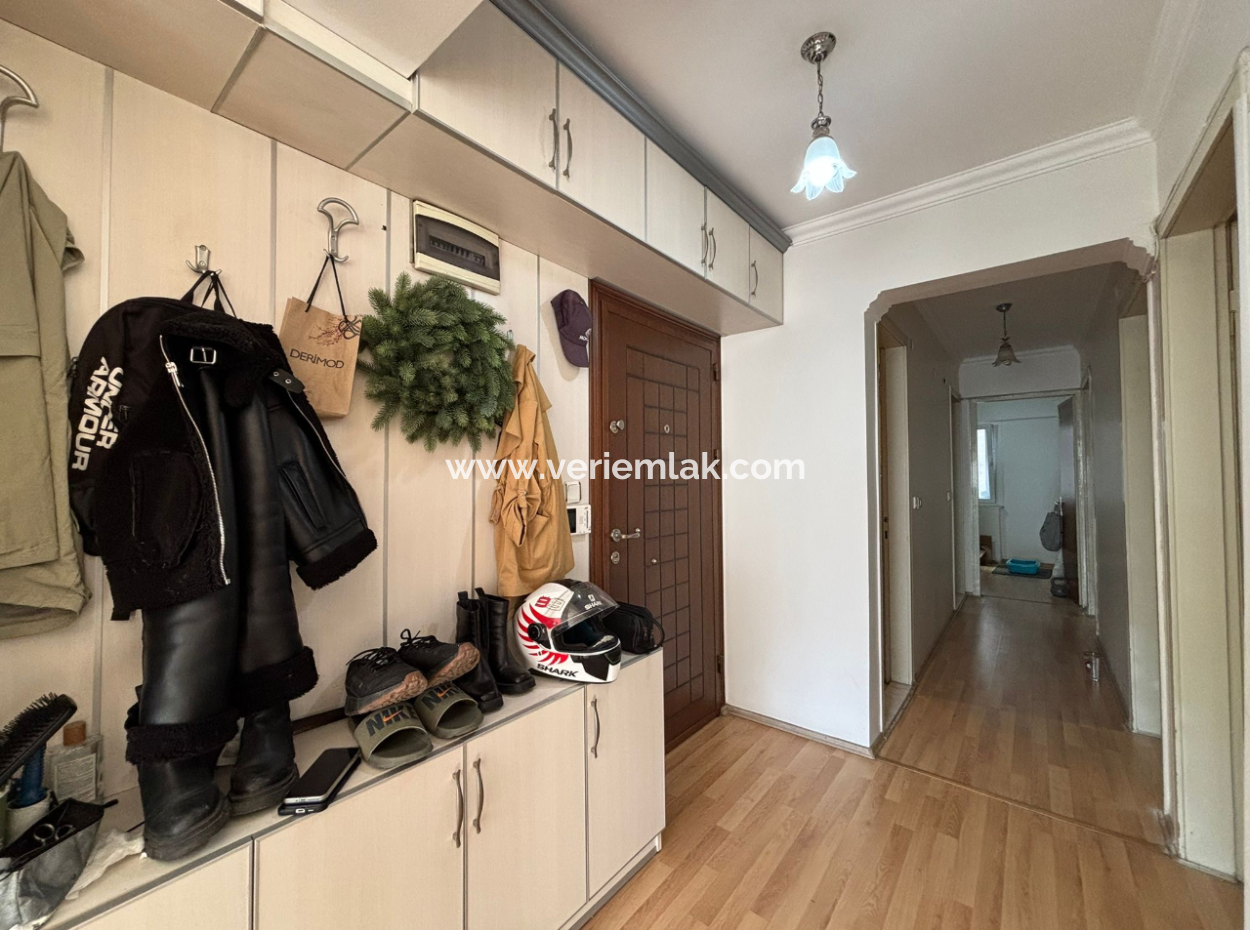4Th Floor Well-Maintained Flat For Rent With 3 1 Parking Lot In Alsancak Poet Eşref!