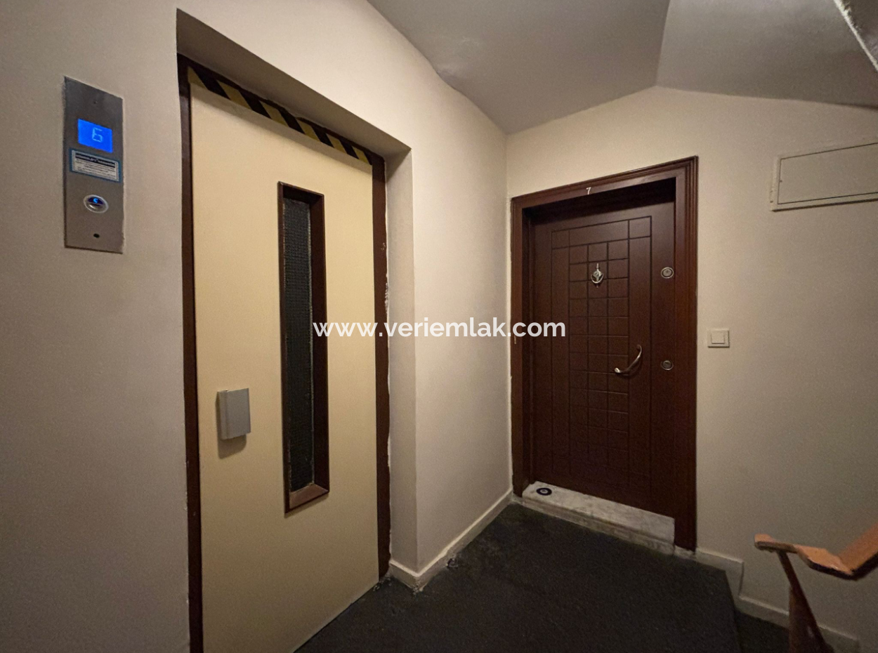 4Th Floor Well-Maintained Flat For Rent With 3 1 Parking Lot In Alsancak Poet Eşref!