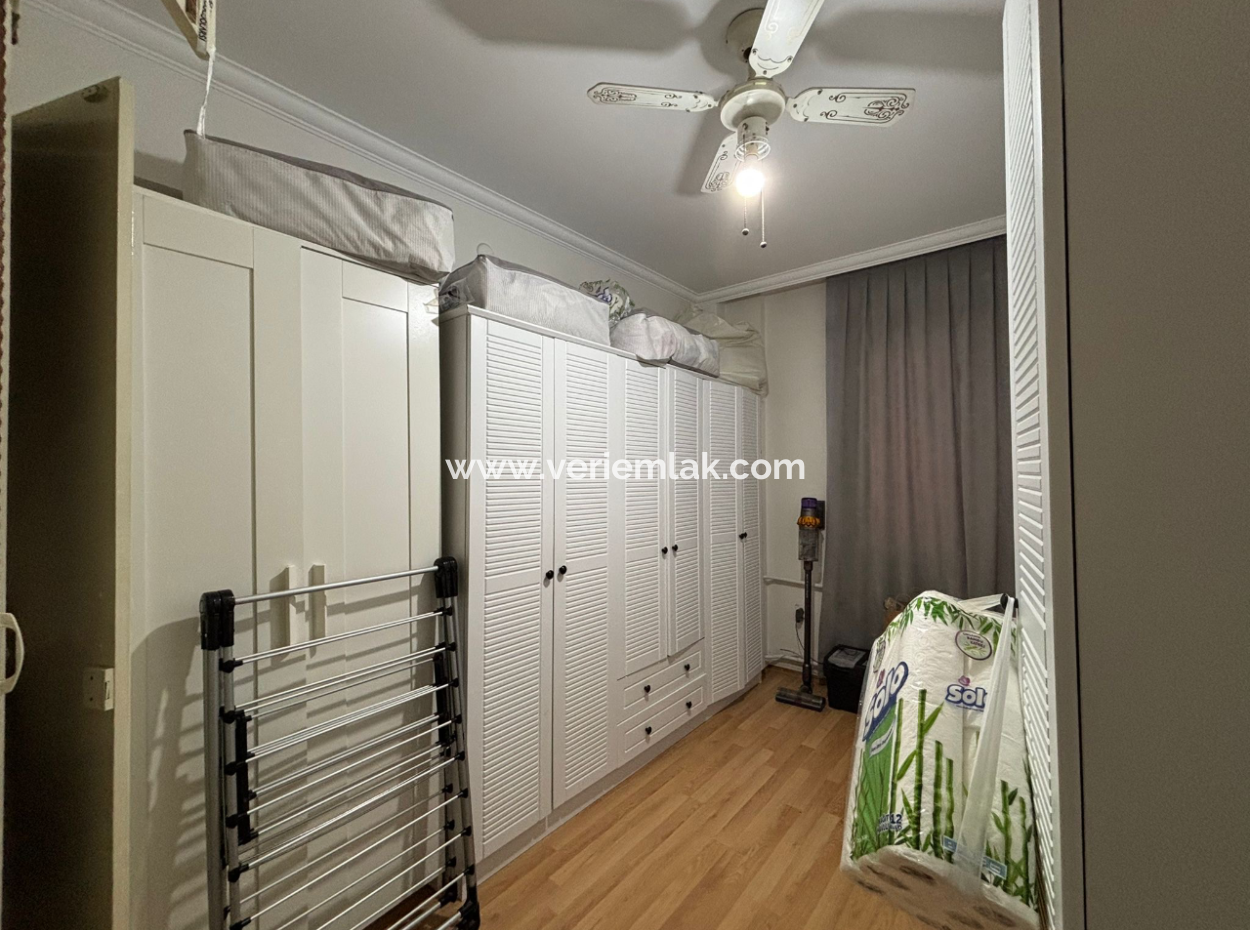 4Th Floor Well-Maintained Flat For Rent With 3 1 Parking Lot In Alsancak Poet Eşref!