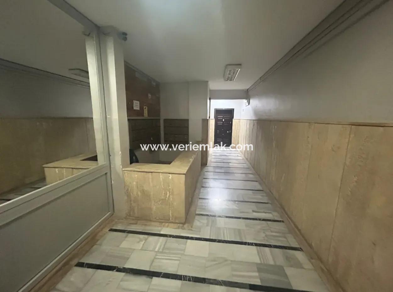 Flat For Sale Near Dünyagöz Hospital On Aliçetinkaya Boulevard 2 1 80 M² 5 Floors
