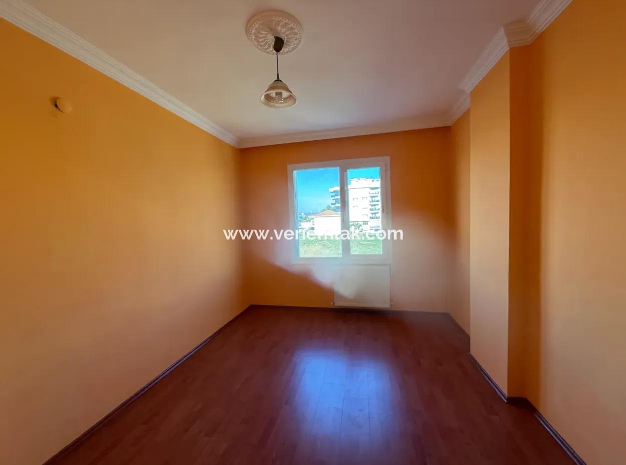 Seferihisar Izmir Street With Green Area Façade • For Sale 3 1 Flat