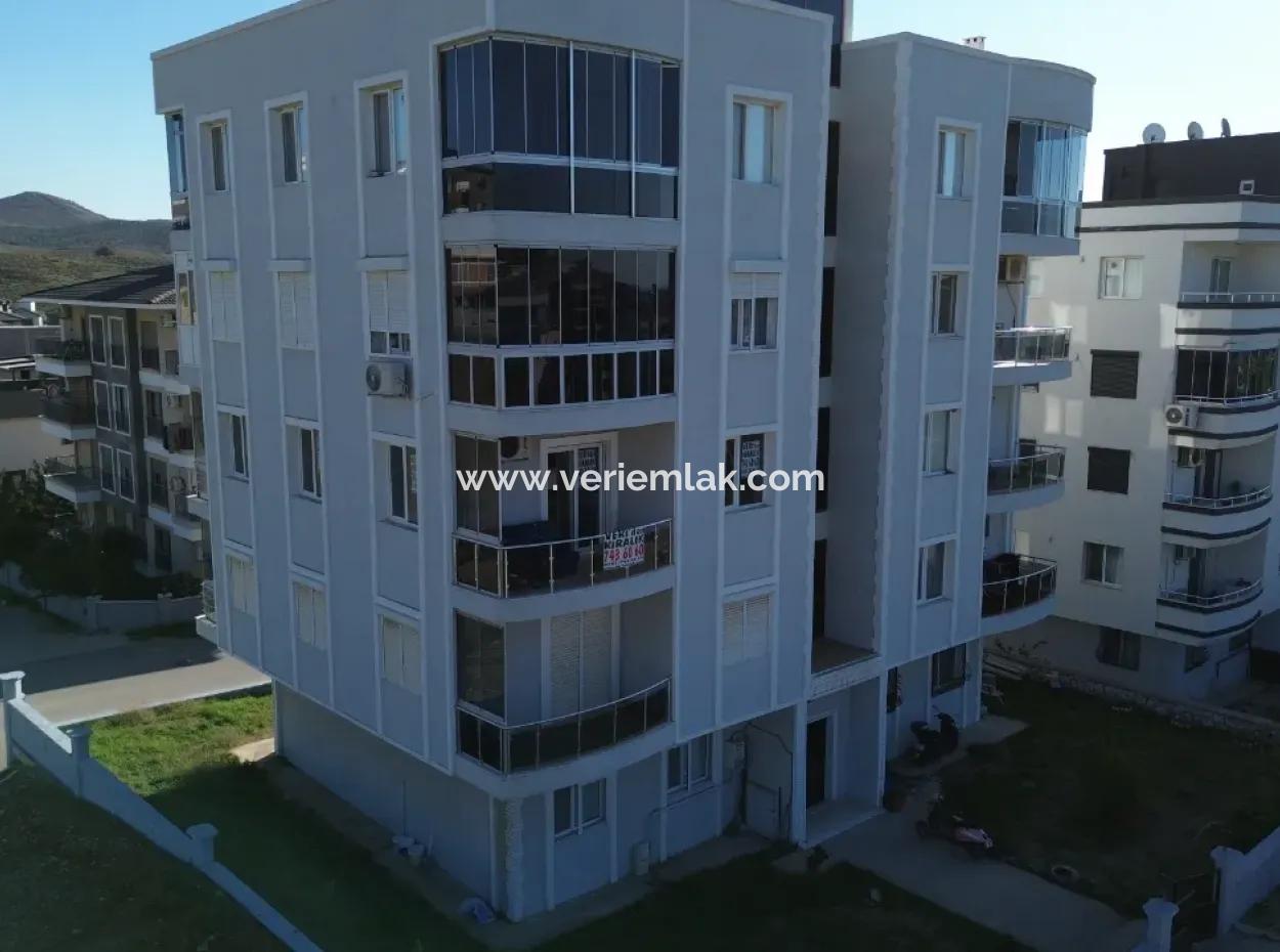 Seferihisar Izmir Street With Green Area Façade • For Sale 3 1 Flat