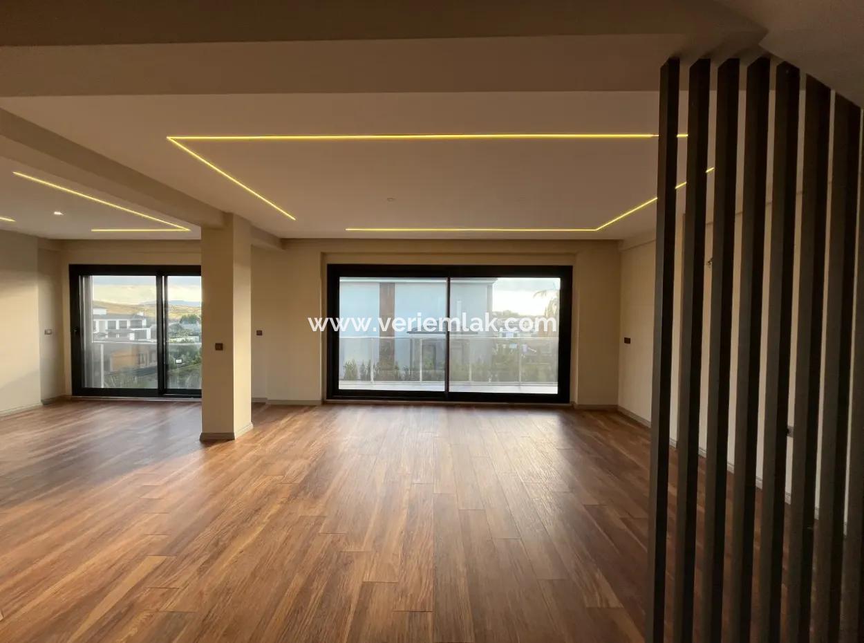 Seferihisar Bahçeşehir – Luxury Villa With Private Life Concept