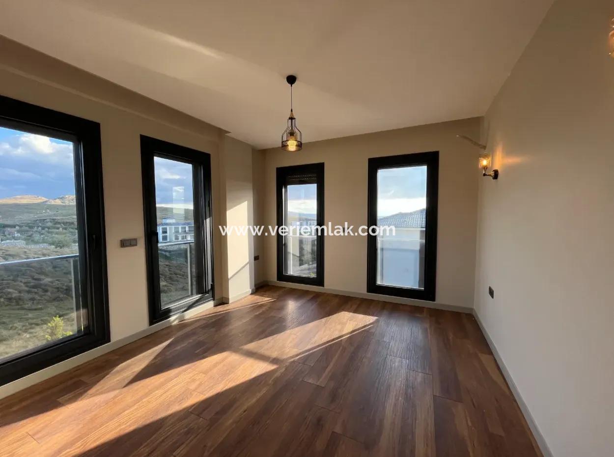 Seferihisar Bahçeşehir – Luxury Villa With Private Life Concept