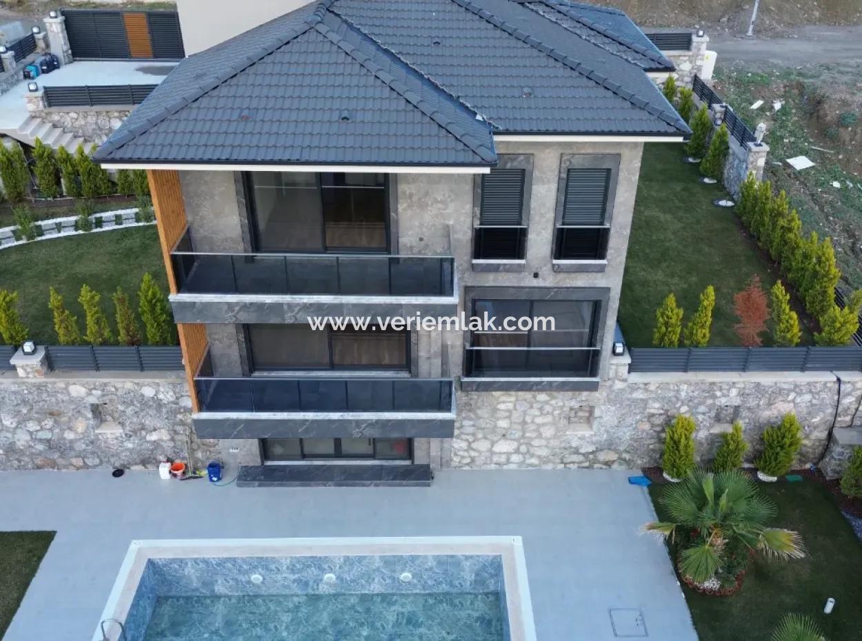 Seferihisar Bahçeşehir – Luxury Villa With Private Life Concept
