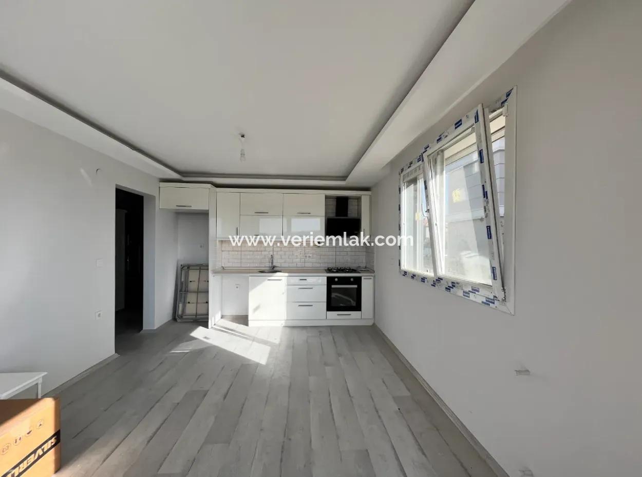 2 1 Garden Flat On Seferihisar Gözsüzler Street