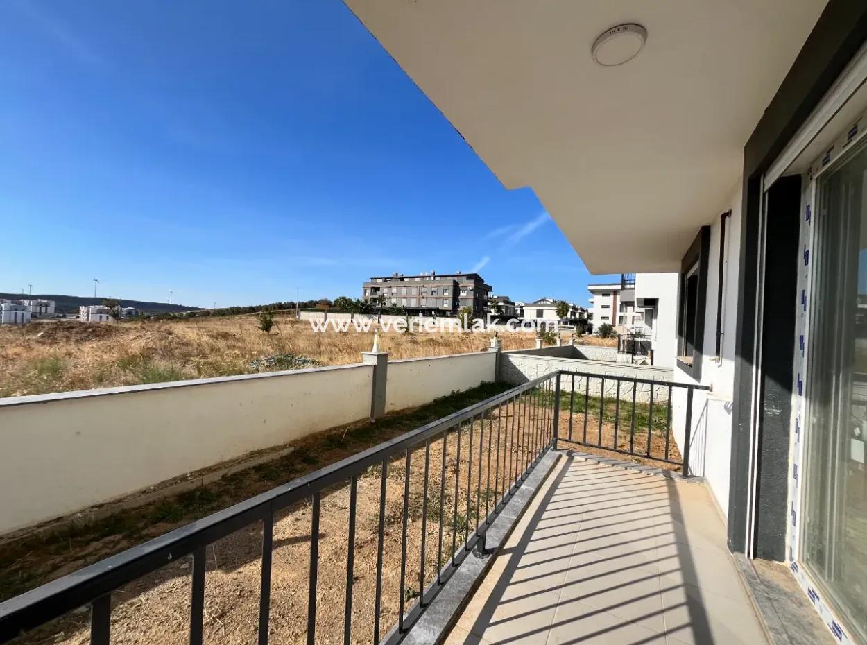 2 1 Garden Flat On Seferihisar Gözsüzler Street