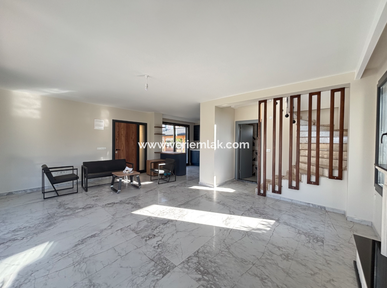 3 Rooms 1 Living Room Detached Villa With Pool In Sigacik For Sale