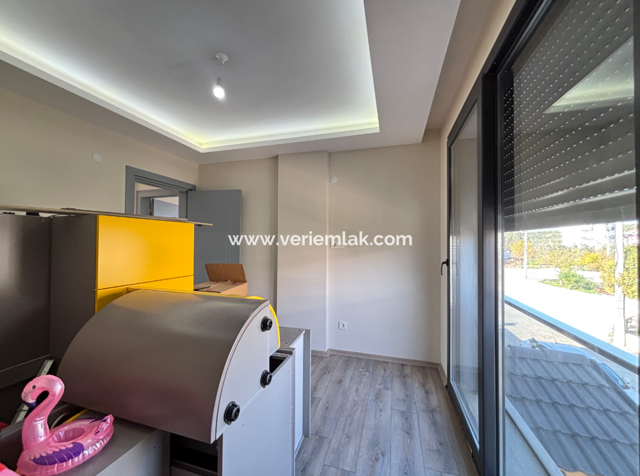 3 Rooms 1 Living Room Detached Villa With Pool In Sigacik For Sale