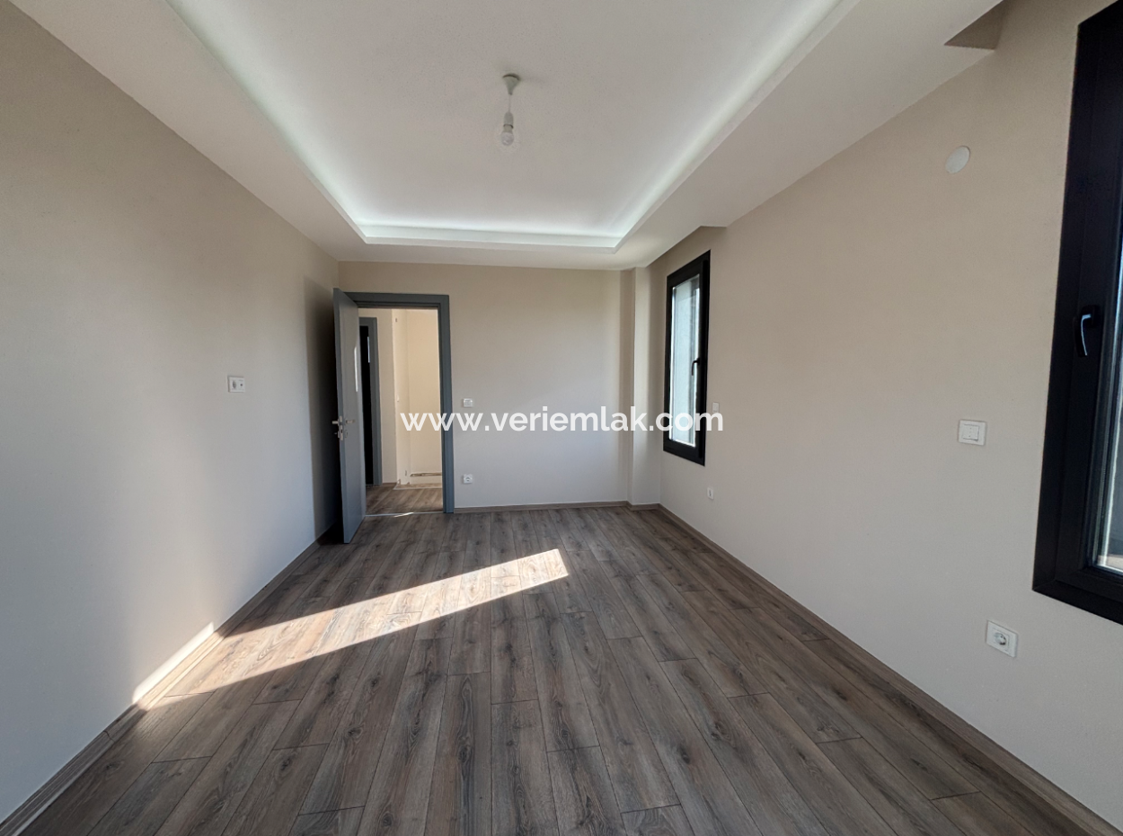 3 Rooms 1 Living Room Detached Villa With Pool In Sigacik For Sale