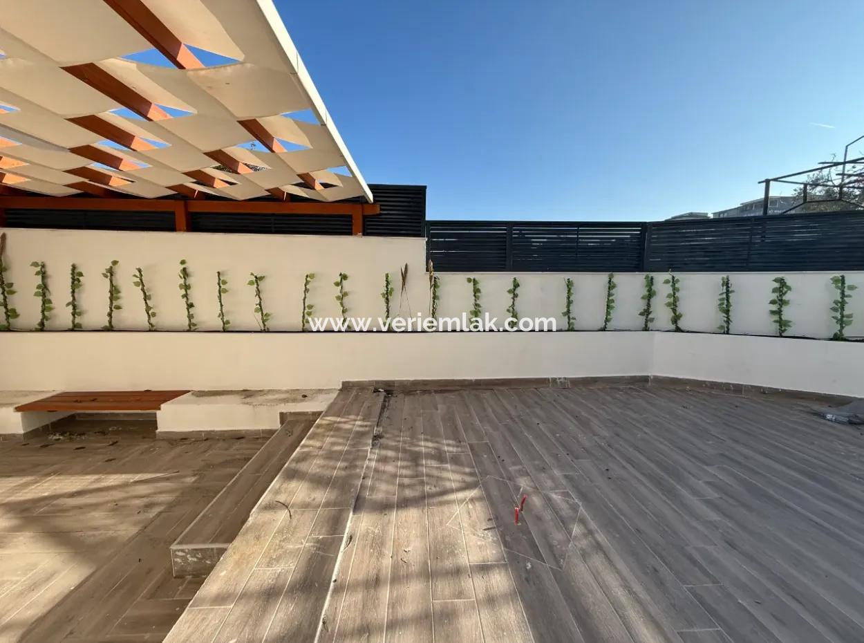 Corner Parcel 4 2 Luxury Villa In Seferihisar Gözsüzler!