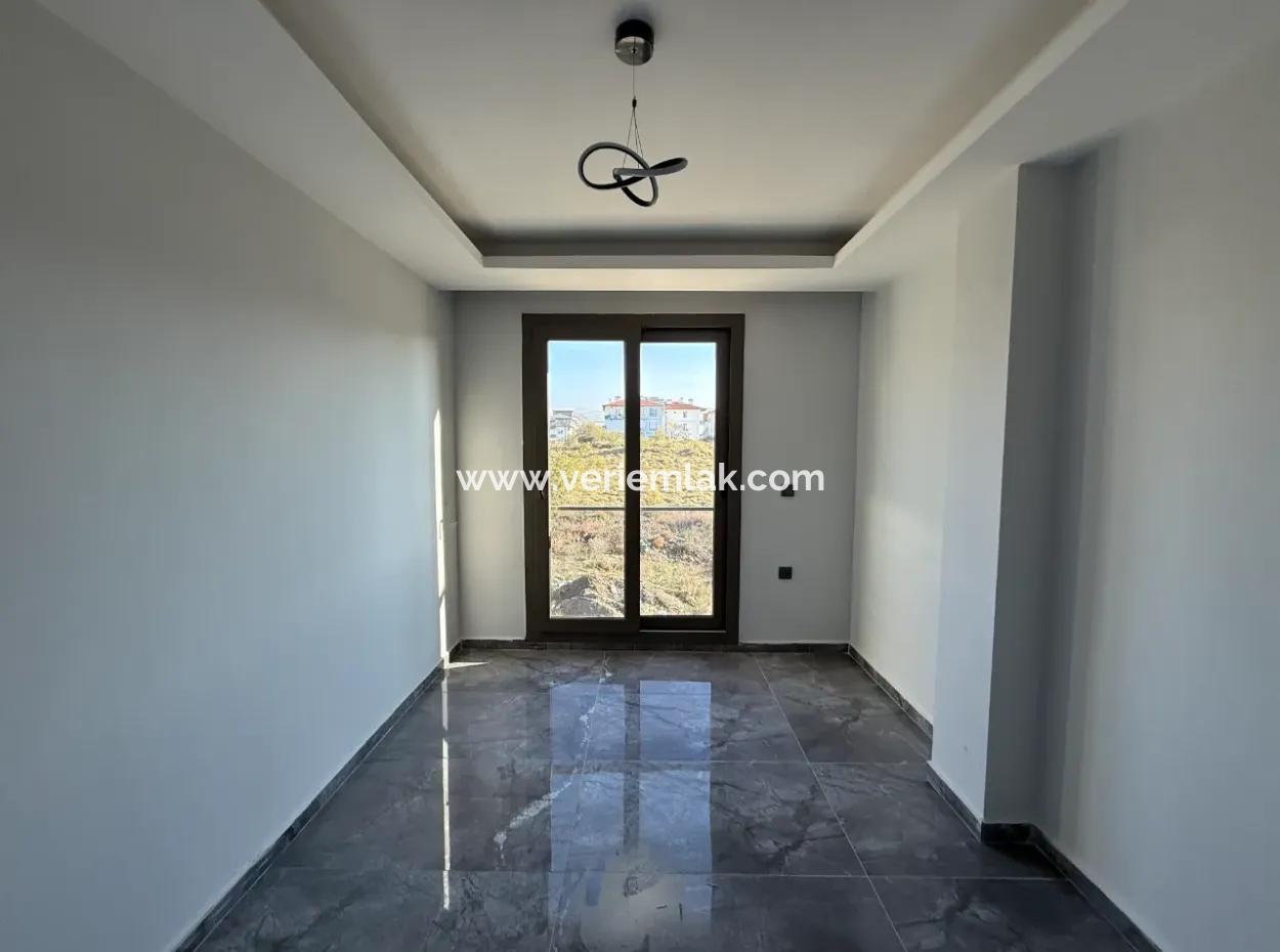 Corner Parcel 4 2 Luxury Villa In Seferihisar Gözsüzler!