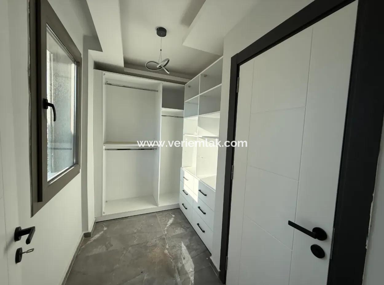 Corner Parcel 4 2 Luxury Villa In Seferihisar Gözsüzler!