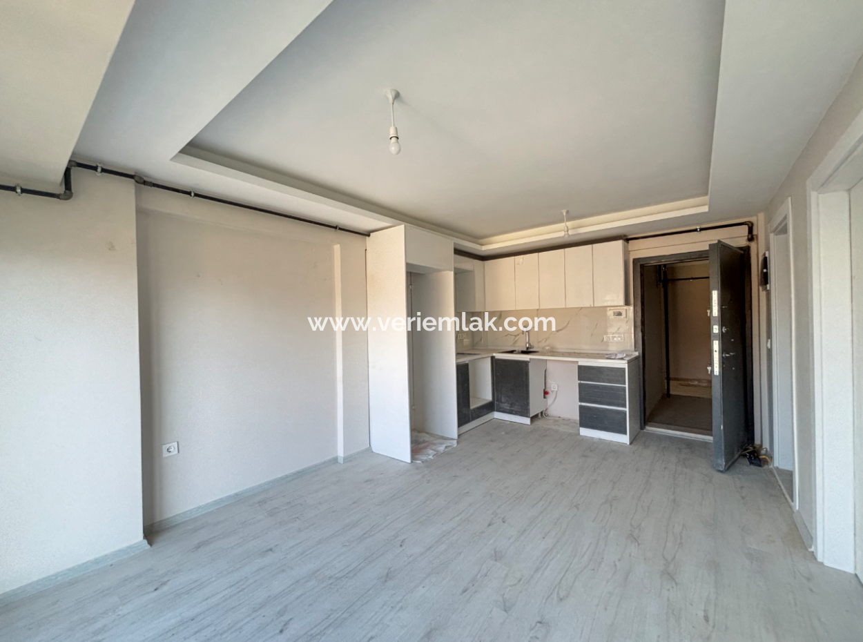 Combi Boiler, Balcony 1 1 Flat For Sale In Seferihisar Camikebir Neighborhood