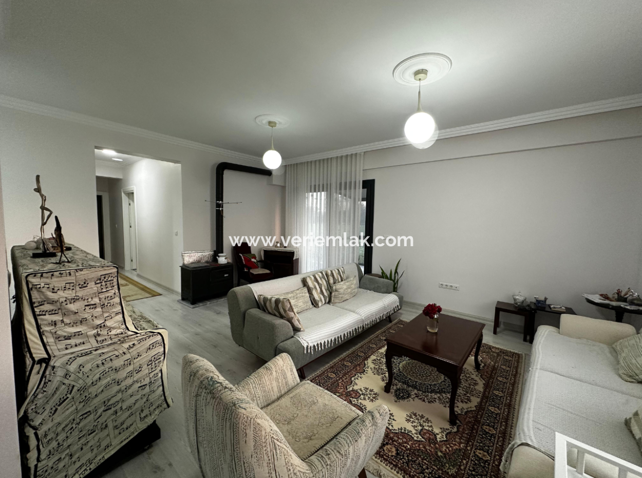 Detached House For Sale In A 2200 M2 Tangerine Garden In Seferihisar Düzce Neighborhood