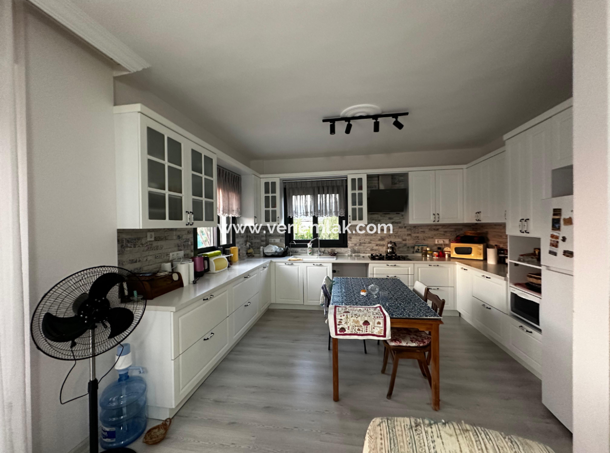 Detached House For Sale In A 2200 M2 Tangerine Garden In Seferihisar Düzce Neighborhood