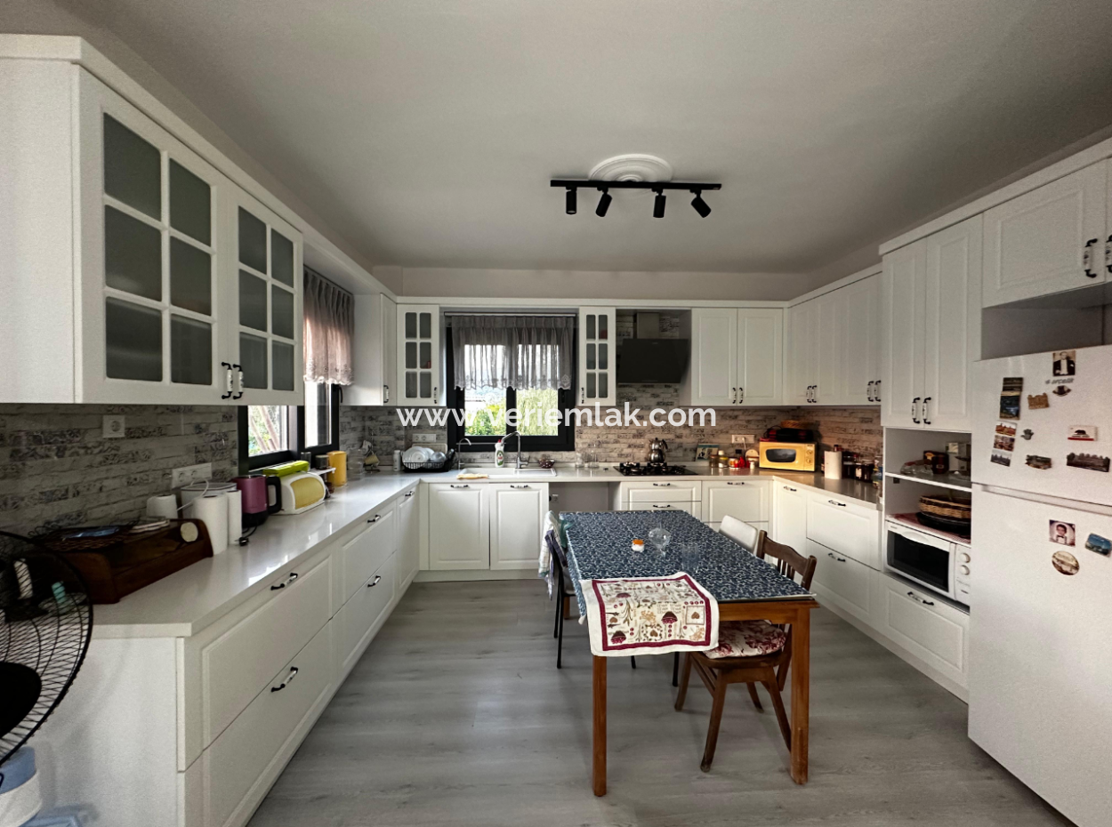 Detached House For Sale In A 2200 M2 Tangerine Garden In Seferihisar Düzce Neighborhood