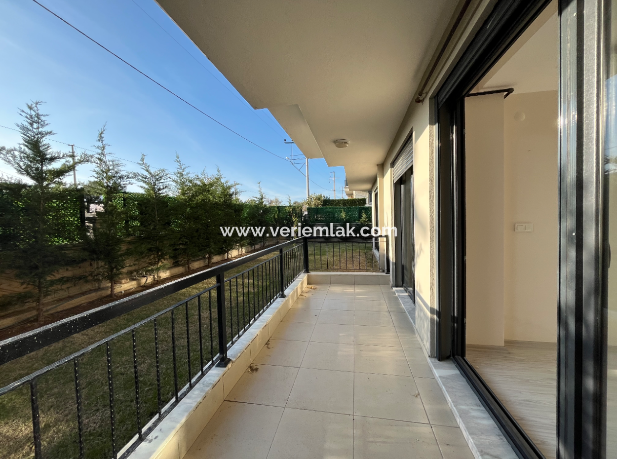 Seferihisar Camikebir – Luxury Flat In A Site With Pool On Gözsüzler Street