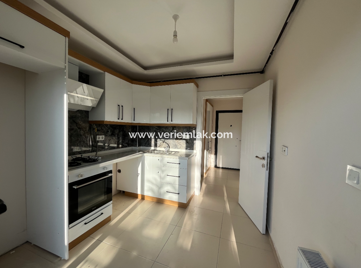 Seferihisar Camikebir – Luxury Flat In A Site With Pool On Gözsüzler Street