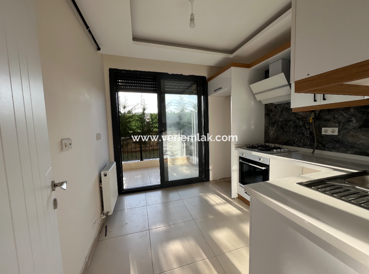 Seferihisar Camikebir – Luxury Flat In A Site With Pool On Gözsüzler Street