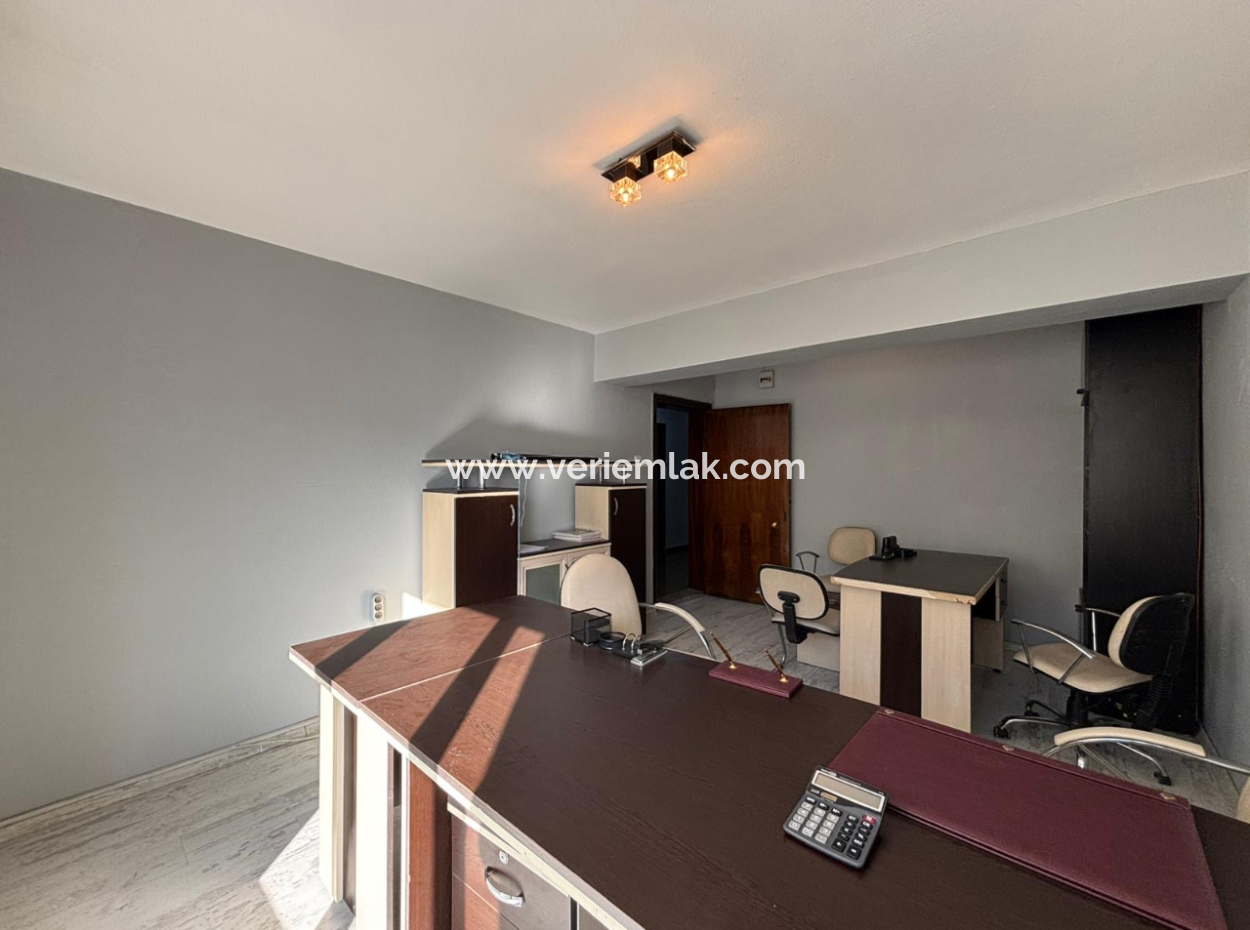 Furnished Workplace With Wc Near Konak Pasaport Gazi Boulevard!