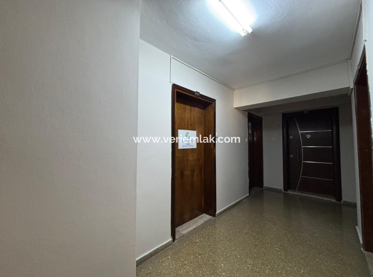 20M2 Workplace For Sale With Wc Near Konak Pasaport Gazi Boulevard!