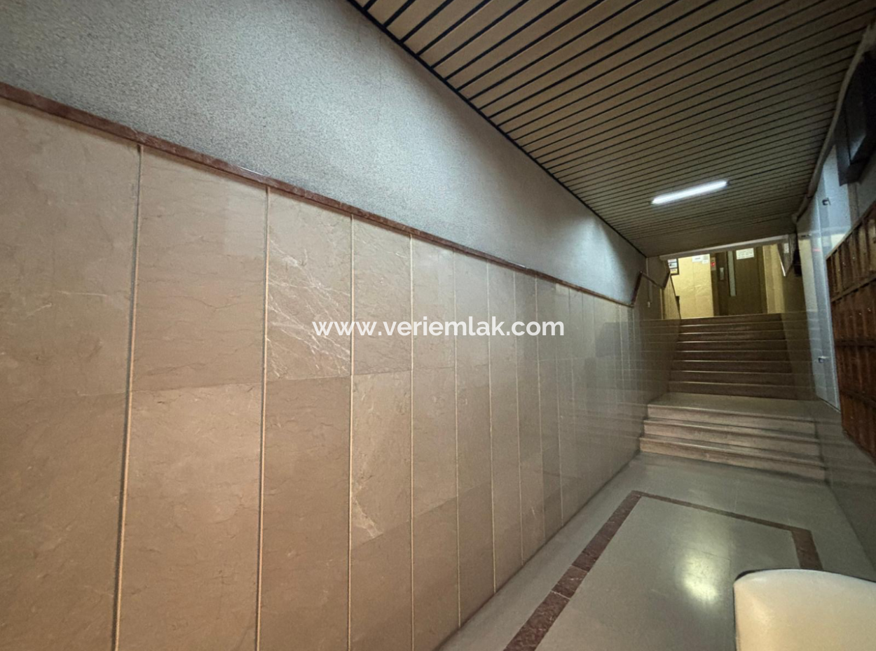 20M2 Workplace For Sale With Wc Near Konak Pasaport Gazi Boulevard!