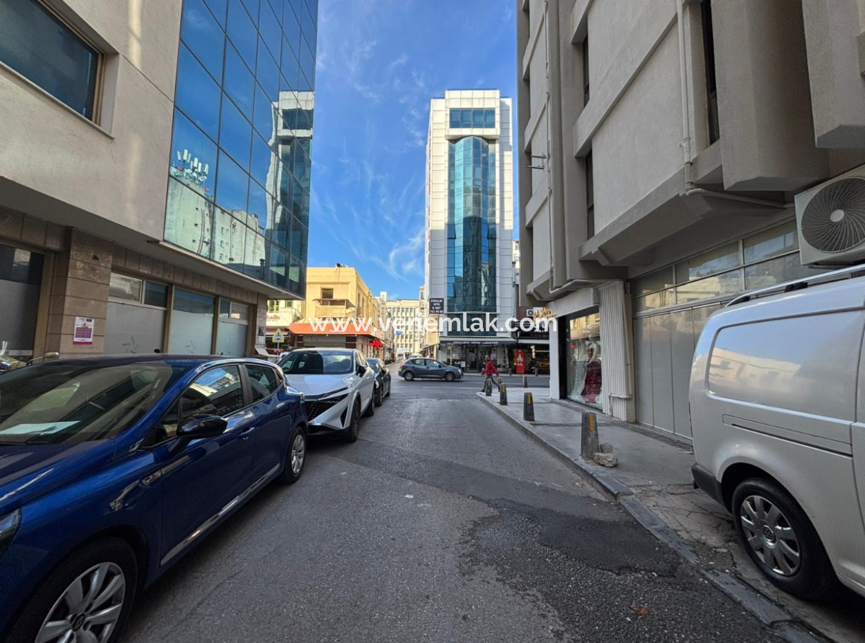20M2 Workplace For Sale With Wc Near Konak Pasaport Gazi Boulevard!