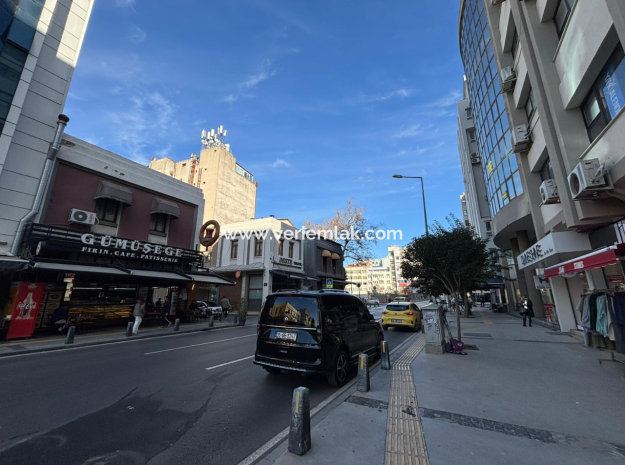 20M2 Workplace For Sale With Wc Near Konak Pasaport Gazi Boulevard!
