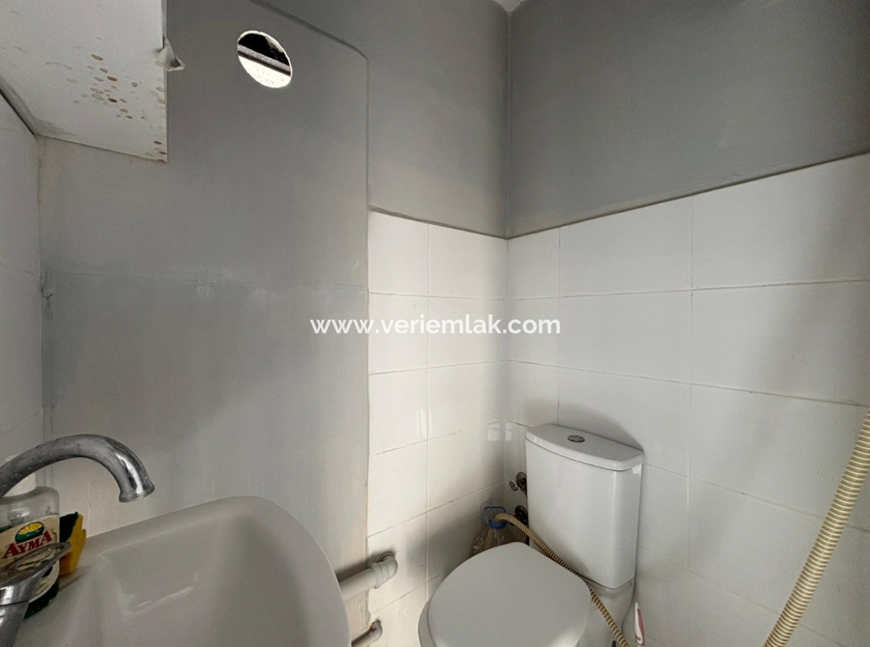 20M2 Workplace For Sale With Wc Near Konak Pasaport Gazi Boulevard!