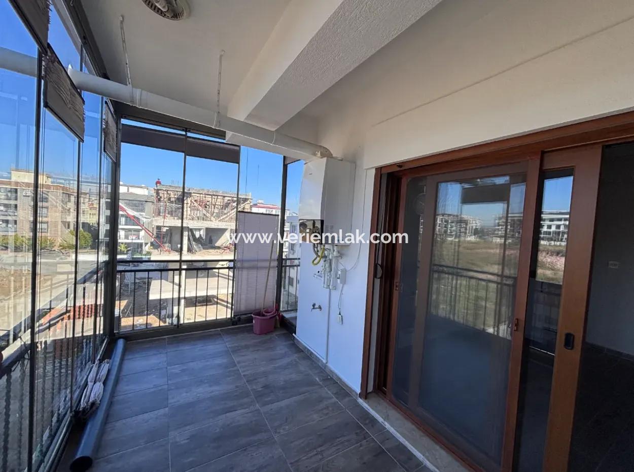 3 1 Spacious Flat In Seferihisar Camikebir