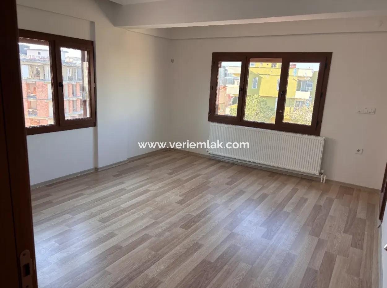 3 1 Spacious Flat In Seferihisar Camikebir