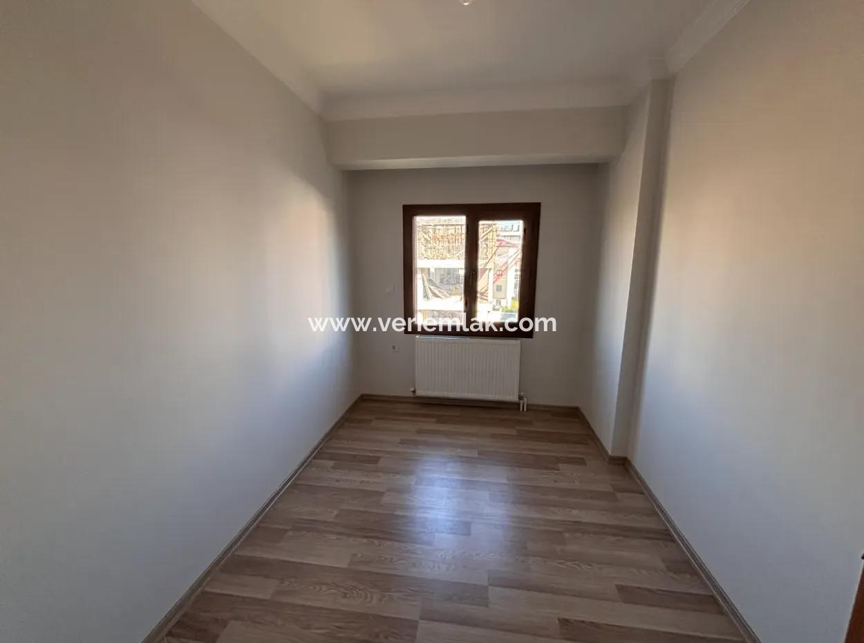3 1 Spacious Flat In Seferihisar Camikebir