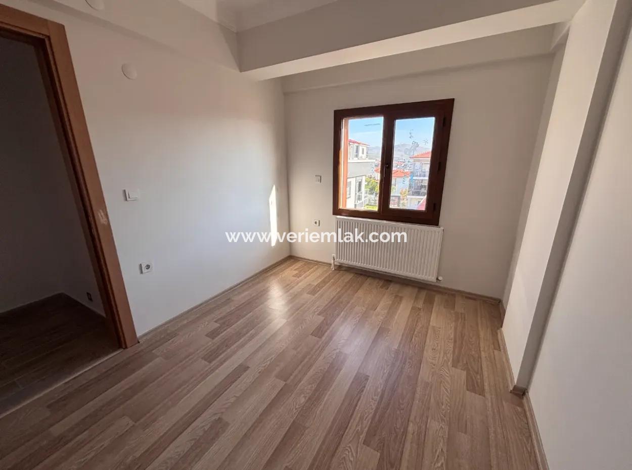 3 1 Spacious Flat In Seferihisar Camikebir