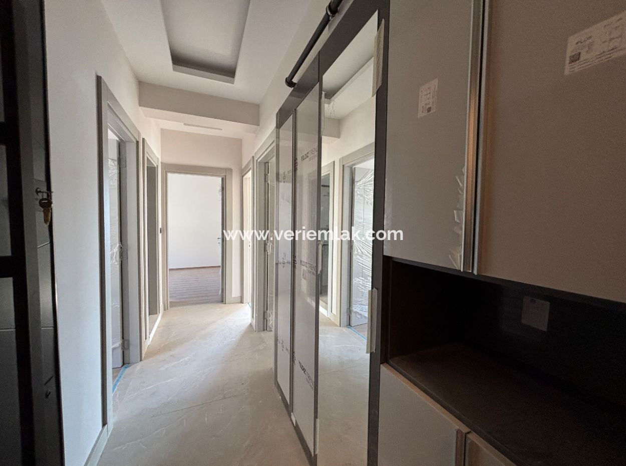 2 1 Flats For Sale In A Site In Seferihisar Camikebir